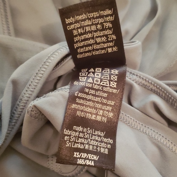 Victoria sport open slit back tank - Picture 5 of 5